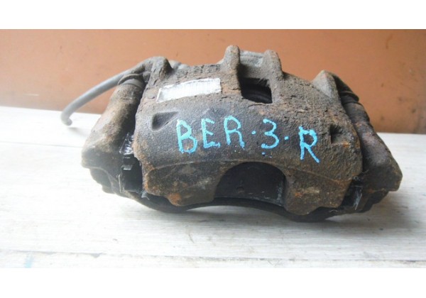 Суппорт передній правий Peugeot 206, 207, 208, Partner, Citroen Berlingo, Xsara Picasso, 4400R7, 441068, 9664465080